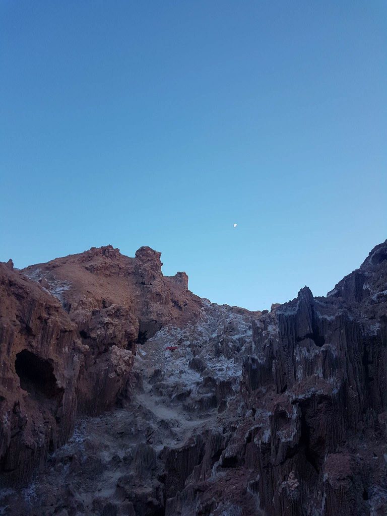 Cavern in Valle de la Luna